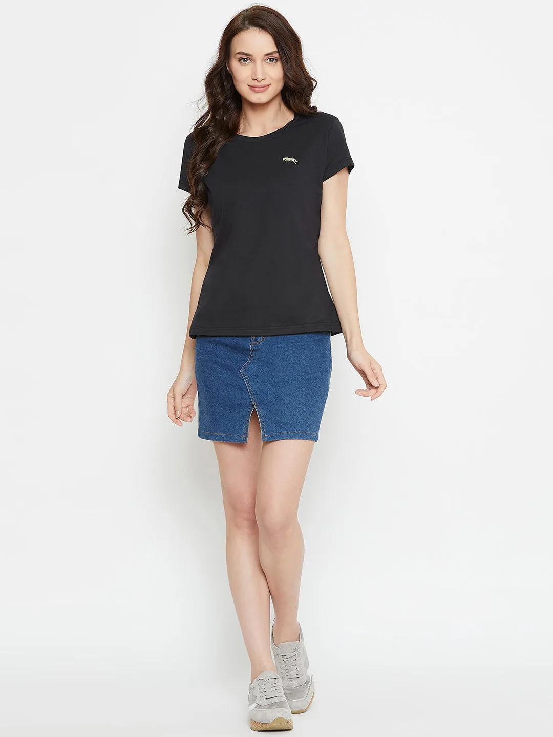 Women Black Solid Casual Round Neck T-shirt